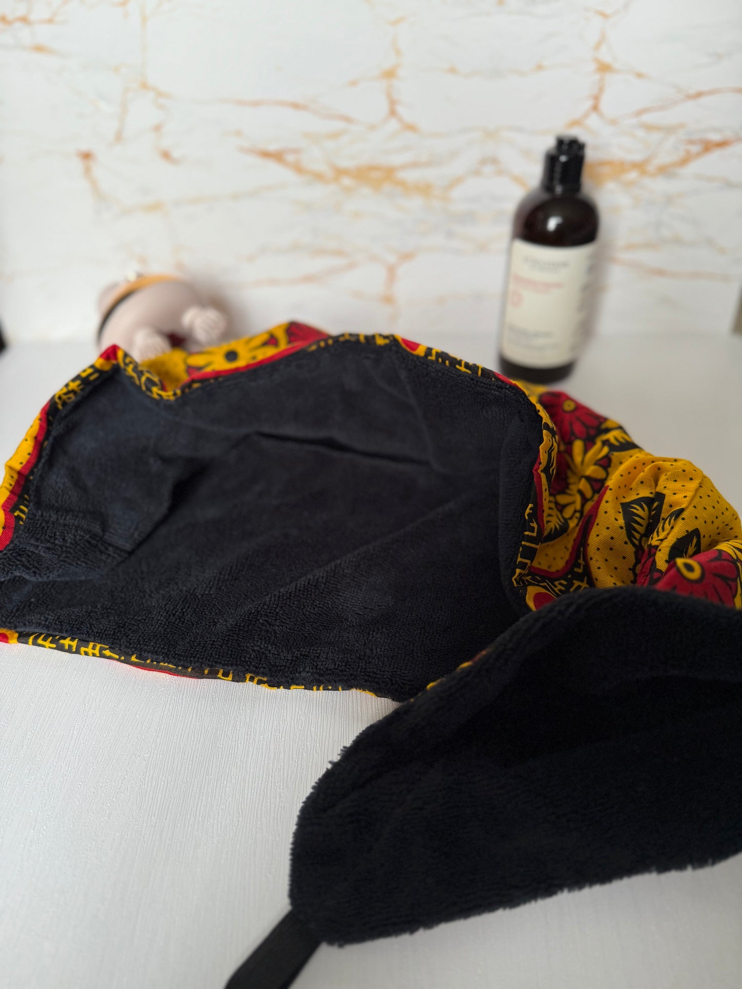 Taji Serviette – Turban-serviette en tissu Kanga doublé de microfibre de bambou